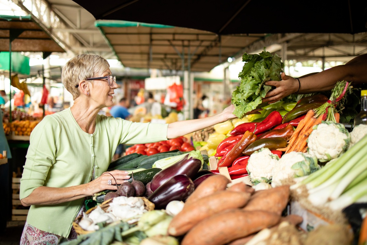 Un giorno a Luino: itinerario tra mercato storico, lago e leggende