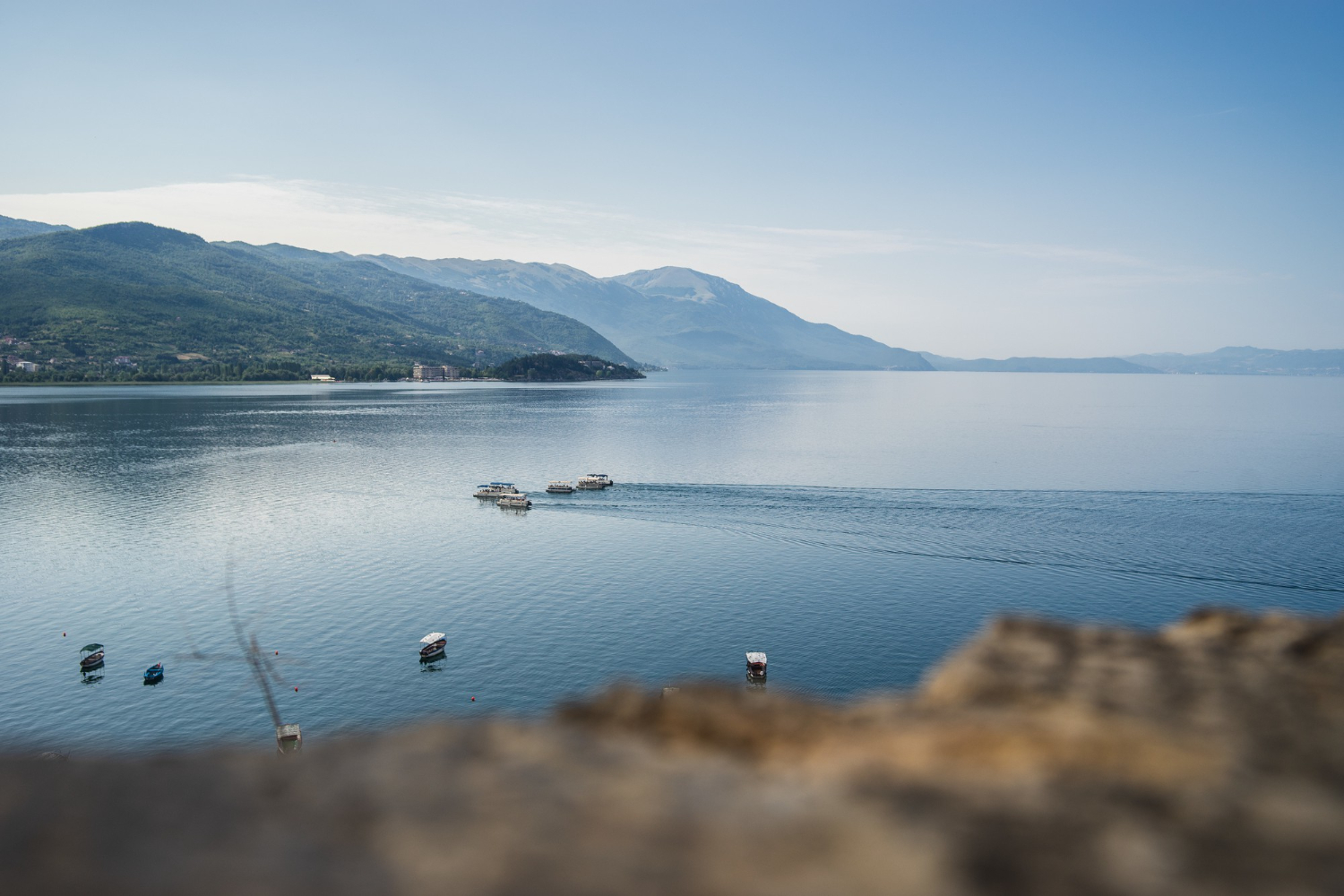 Laveno-Mombello: cosa vedere, cosa fare e consigli pratici per una gita sul Lago Maggiore