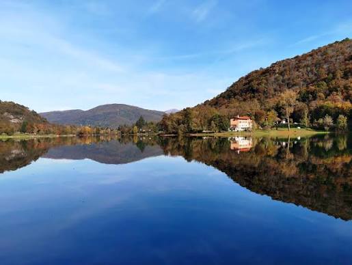 Lago di Ghirla: cosa fare, passeggiate e consigli per la gita